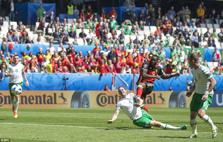 Bỉ có 3 điểm đầu tiên tại Euro 2016 sau chiến thắng tưng bừng 3-0 trước Ireland.